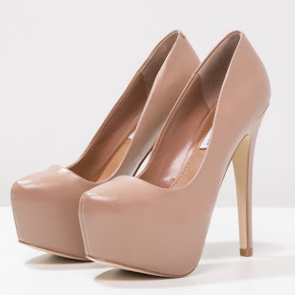 Steve Madden platform pumps